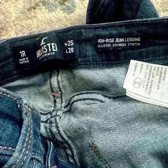 Hollister High Rise Jegging - Picture 3 of 3